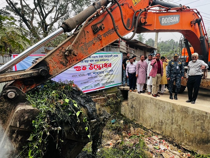 খাল খননের মাধ্যমে জলাবদ্ধতা মুক্ত করা হবে চট্টগ্রামকে: মেয়র ডা. শাহাদাত