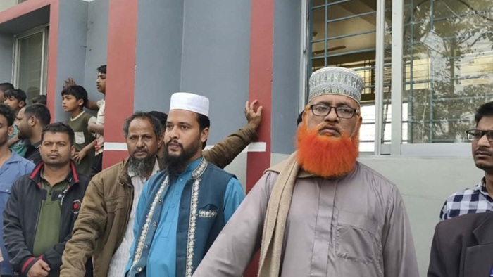 জামায়াতের ভোটকেন্দ্র সমন্বয়ক ২ লাখ টাকাসহ আটক