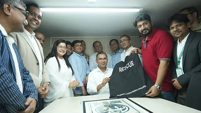 বনানীতে ফ্রি অ্যানিমেল ক্লিনিক উদ্বোধন করলেন তারেক রহমান