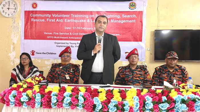 ইপসার উদ্যোগে নগর স্বেচ্ছাসেবকদের প্রশিক্ষণ প্রদান করে ফায়ার সার্ভিস ও সিভিল ডিফেন্স