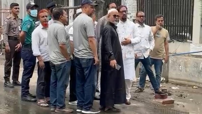 বর্ষা মৌসুমের আগেই হিজড়া খালের সংস্কার কাজ সম্পন্ন করতে সংশ্লিষ্ট কর্মকর্তাদের কঠোর নির্দেশনা দেন সিটি মেয়র