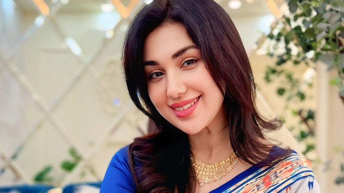 বছরজুড়েই আলোচনায় থাকেন ঢালিউড কুইন অপু বিশ্বাস